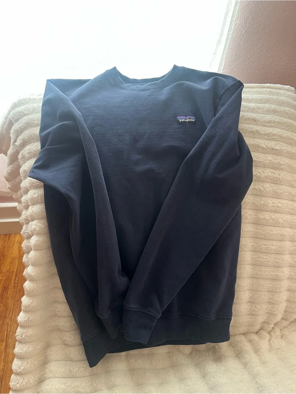 Patagonia Men's Navy Blue Crewneck Sweatshirt